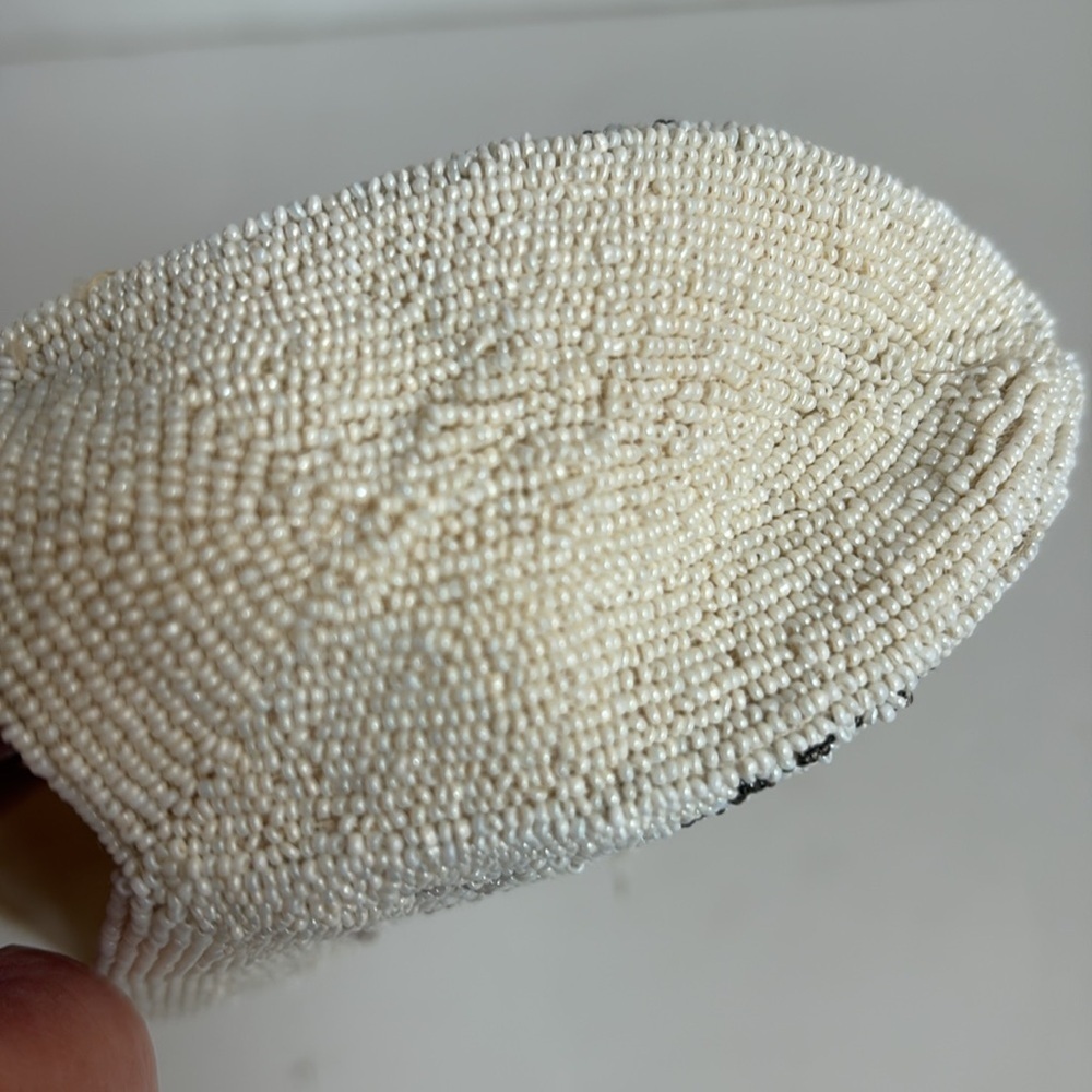 Antique 1920s Made in France cream beaded clutch silk interior. Cream brown pink - Picture 13 of 16